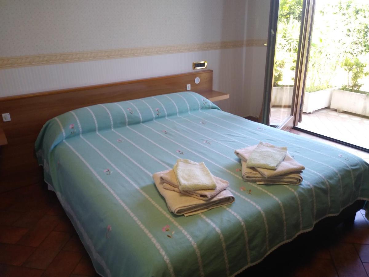 Casa Degli Ulivi Hotel ติโวลี ภายนอก รูปภาพ