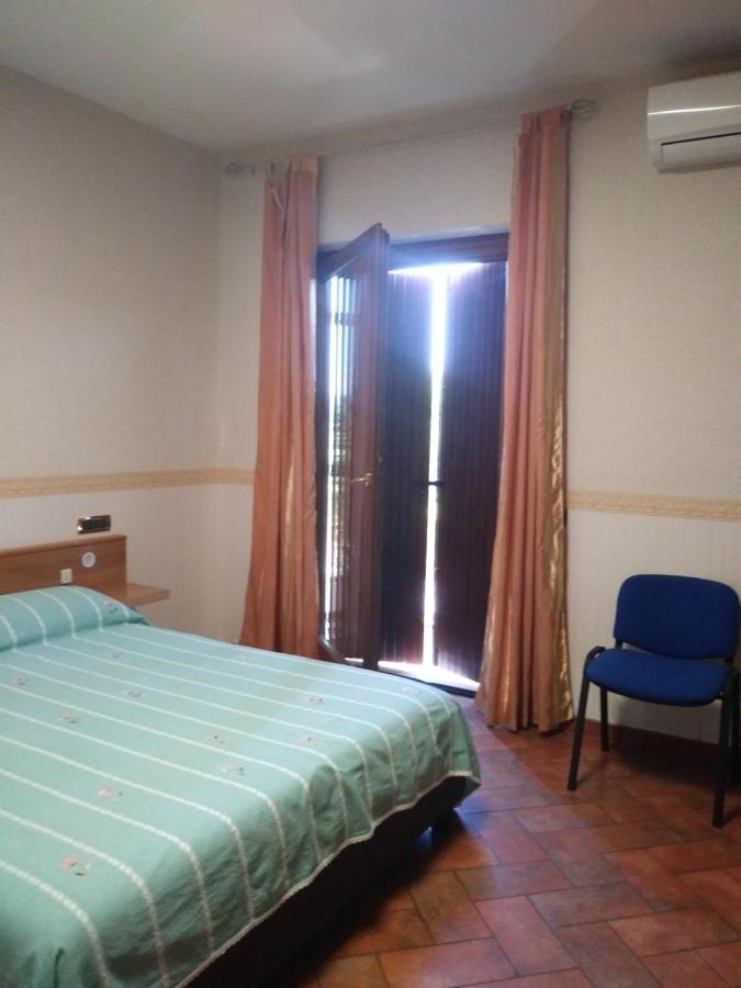 Casa Degli Ulivi Hotel ติโวลี ภายนอก รูปภาพ